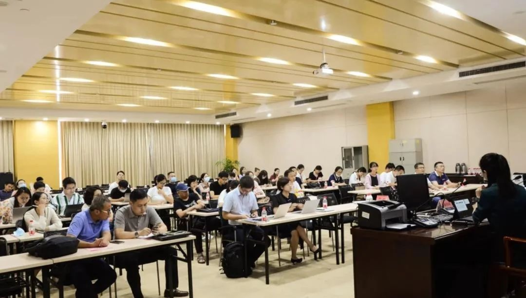 朱寶莉赴中國計量大學法學院授課——中國專利獎申報策略與分析